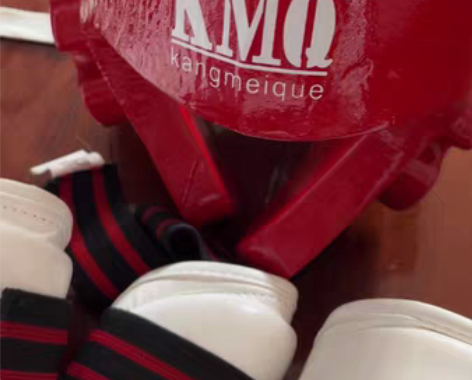 跆拳道护具，购于淘宝，买来就穿了2回，尺寸...