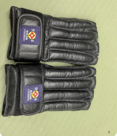 日本东京买的极真空手道拳套 全新没用过 ...