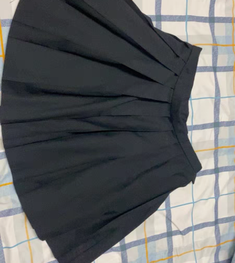 包邮jk，群长48，腰围76cm 感兴趣的...