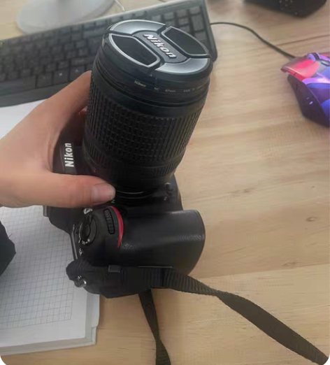 出手一个单反 D7100 9成新 就图四有...