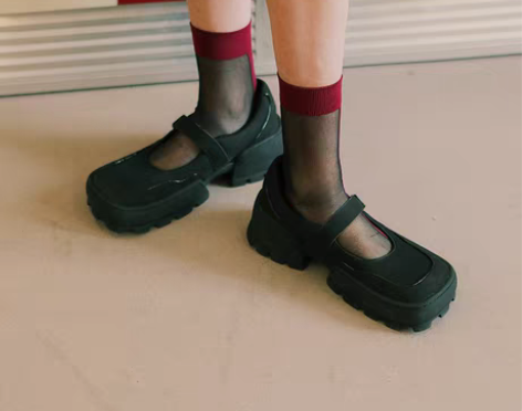 转卖littlegood新品小众设计运动鞋...