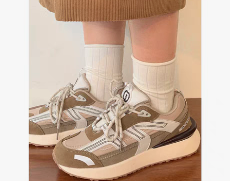 转卖秋冬复古运动鞋｜啊啊啊好百搭的一双厚底...