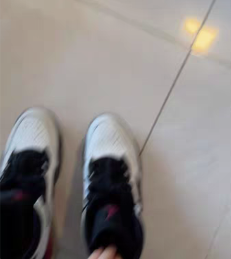 包邮AJ男士高帮运动鞋，带气垫，尺寸：43...