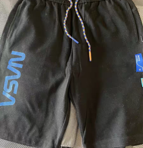 黑色运动短裤、穿洗过一次。55包邮 感兴趣...