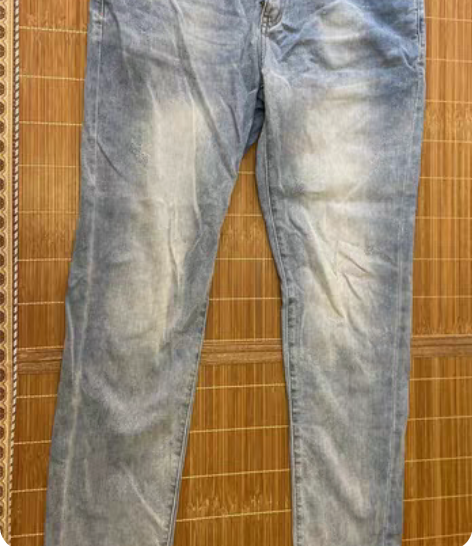 浅蓝色牛仔裤,33码,能穿到180身高,1...