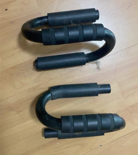 俯卧撑用的,现在基本不锻炼了。便宜卖了 感...