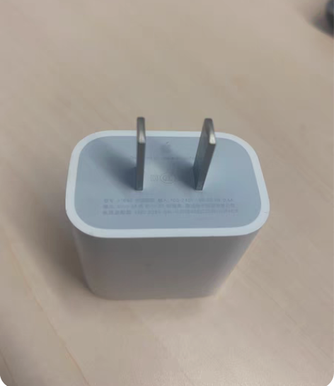 苹果原装快充头，头只用过几次，线有破皮，i...