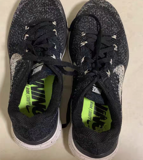 包邮nike百搭运动鞋 看鞋底磨损程度就知...