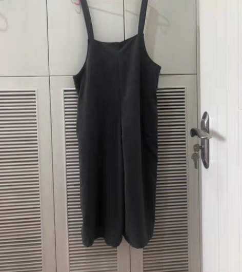 宽松深灰背带阔腿裤可换可交换 接近全新，有...