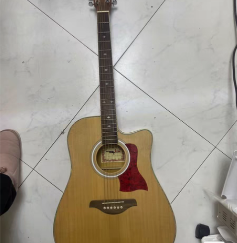 拓声吉他toption，六七百买的，琴弦锈...