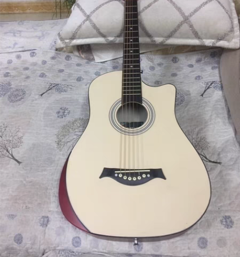 包邮吉他全新出手女朋友自己花900买了一个...