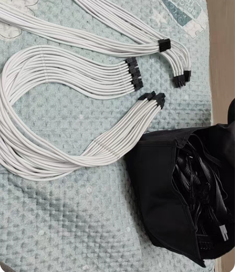 包邮酷冷至尊V750电源，京东购入，送三根...