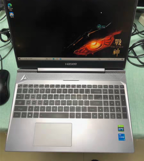 学生游戏本电脑。95成新 神舟HASEE战...