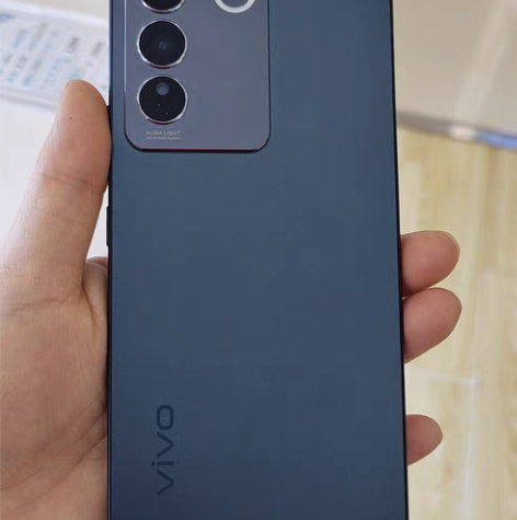 新收vivoS16e、盒子充电器全套在、官...