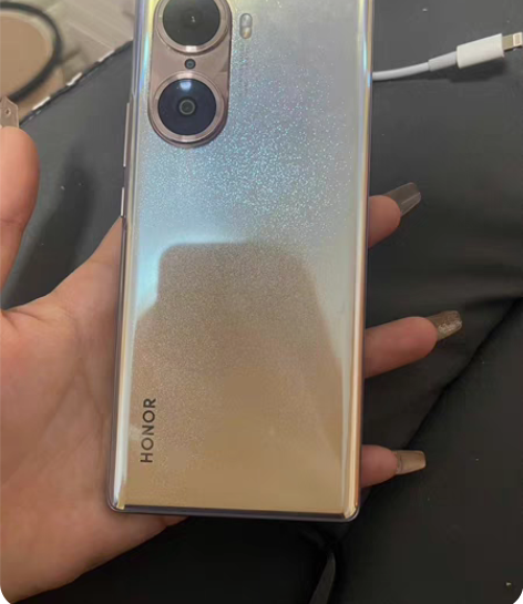 荣耀60 8?256没用多长时间 嘎嘎新要...