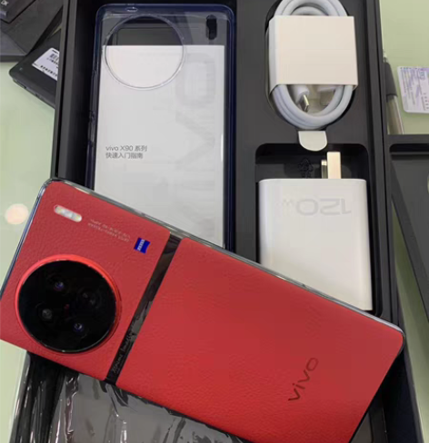 vivo X90红色，99新，8+256G...