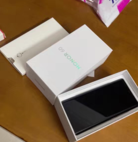 包邮给老爸买的，不会用，荣耀60 8?25...