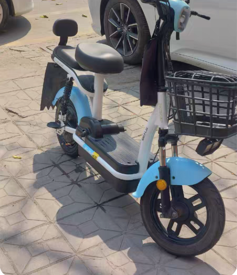 诚心出售一部本铃电动车国标车有合格证保修卡...