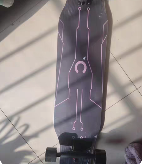 全新未拆封，朋友送的滑板，已经有一块了，留...