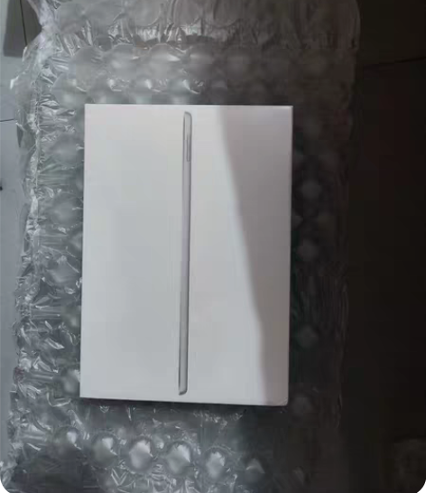 iPad9全新 朋友送的全新iPad9，国...