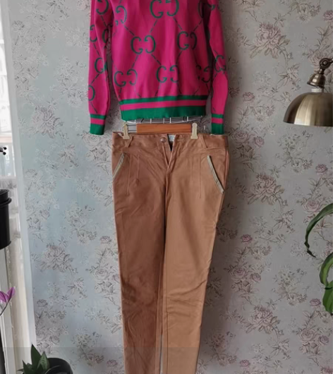 包邮全新简朵糖果色毛衣M码和裤子一套，质量...