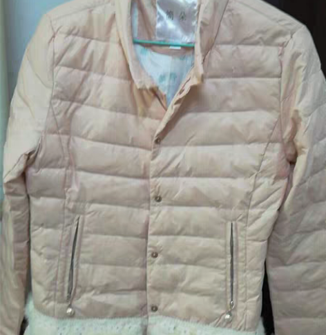 包邮简朵羽绒服S码，清理衣柜便宜出，自带还...