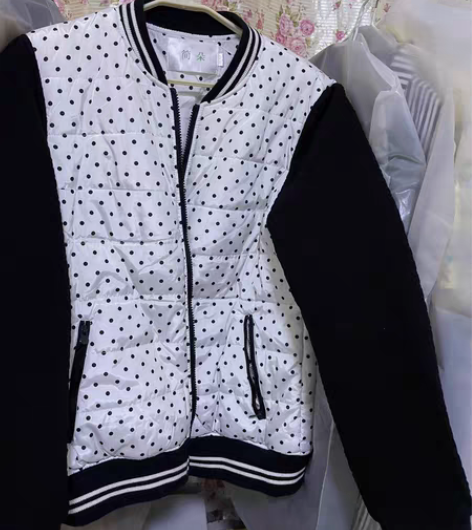 包邮简朵夹棉棒球服 全新 120斤以下穿 ...