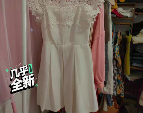 包邮朵以白色镂空连衣裙。特别仙。s码。穿一...