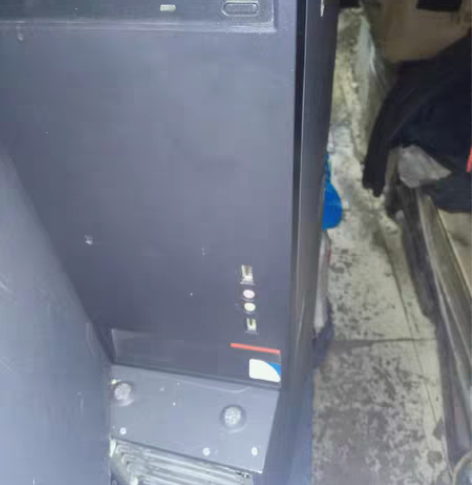 联想办公电脑5套加19寸显示器卖2OO一套...