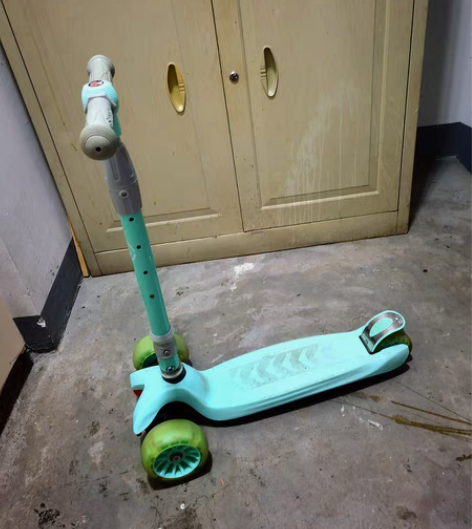 转卖贵派仕滑板车 儿童溜溜车1-2-3-6...