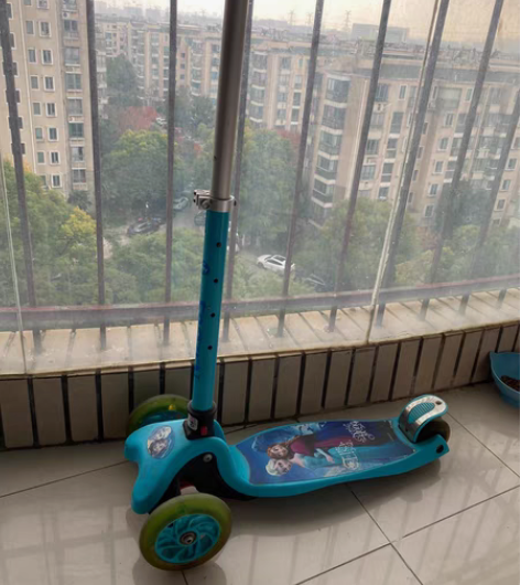 转让  闲置迪斯尼公主儿童滑板车 滑板车5...