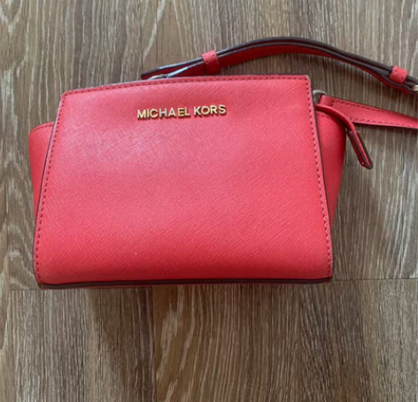 Michael kore的小号微笑包，朋友...