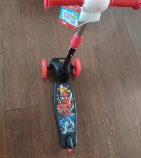 包邮全新麦斯卡蜘蛛侠滑板车，带商标！带包装...