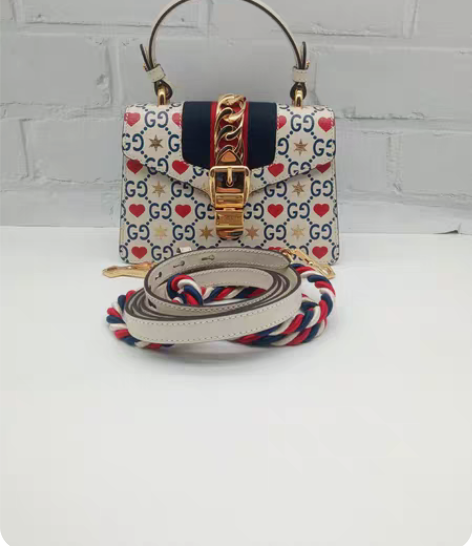 古驰 Gucci 白色爱心塞尔维亚小号 有...