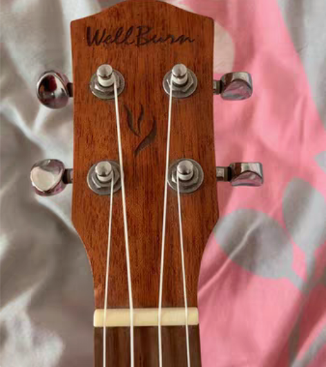 维邦乐器  尤克里里 九成新 音色好听 没...