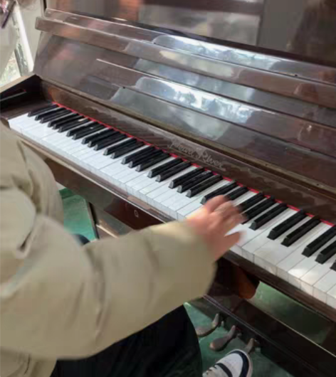 珠江原木钢琴,已调律,可以直接使用,手感好...