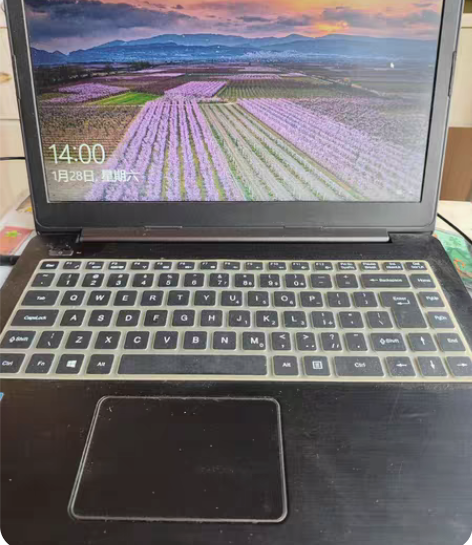 包邮清华同方笔记本~锐锋S2 成色如图,壳...