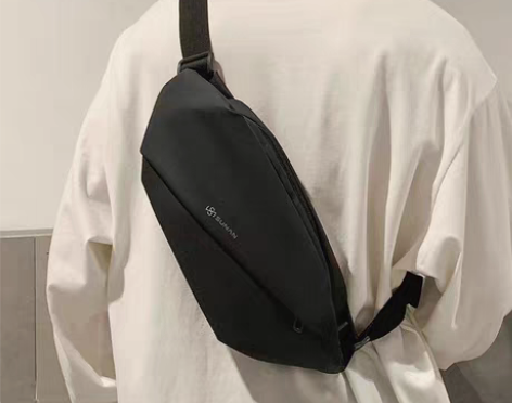 转卖金头狼胸包男2022新款潮牌腰包单肩斜...