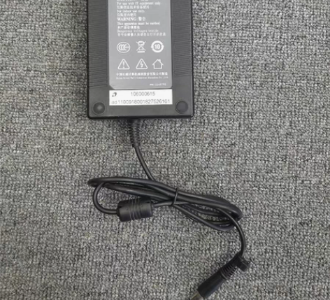 清华同方一体机电源适配器19v7.9a大圆...