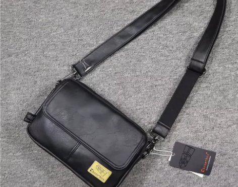 转卖香港it代购新款真皮男士单肩包 休闲日...