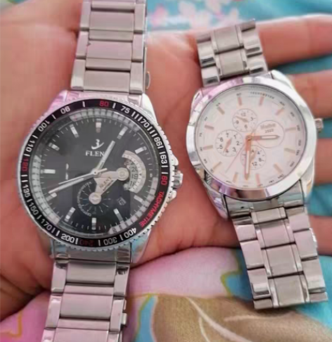 闲置在家，两块手表，老公以前戴过的，一块走...