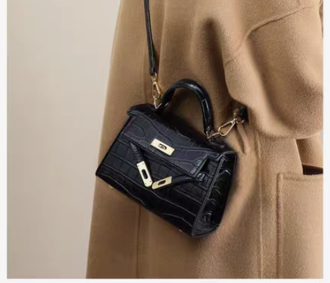 包邮斜挎包真皮包包2022新款鳄鱼纹包女单...