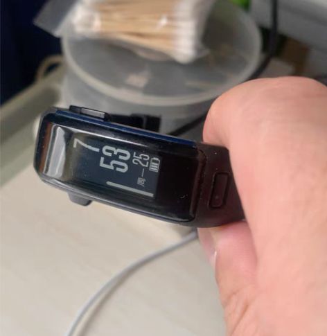 Garmin vivosmart HR运动...