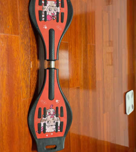 滑板车，活力版两轮，摇摆滑板车， 感兴趣的...