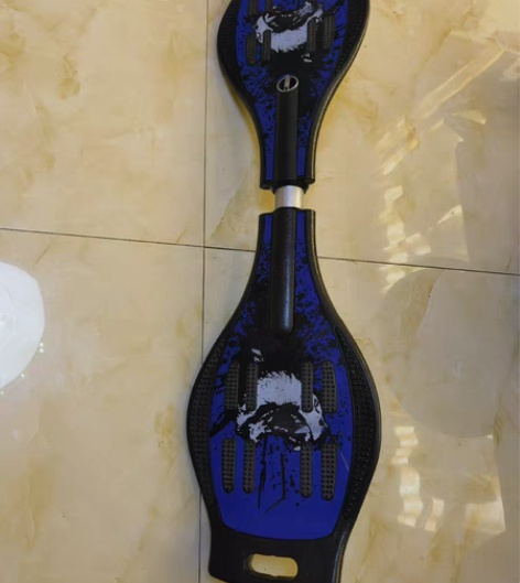 给弟弟买的，他不喜欢，就玩过几次，还很新很...