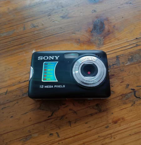 包邮索尼相机，很新轻微使用痕迹，如图实拍，...