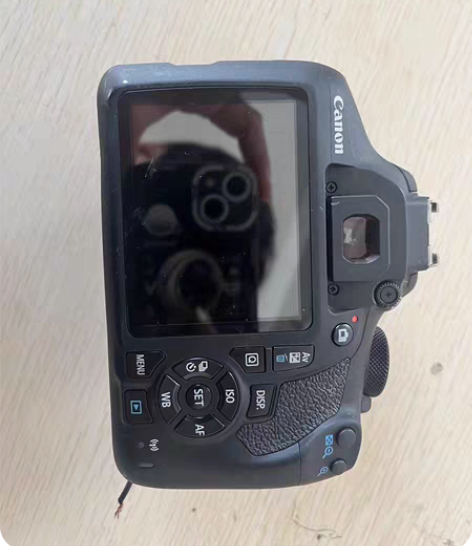 佳能单反相机EOS1300D,能开机。城成...