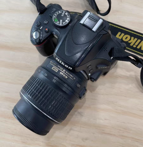 尼康D5100单反相机，搭配18-55镜头...