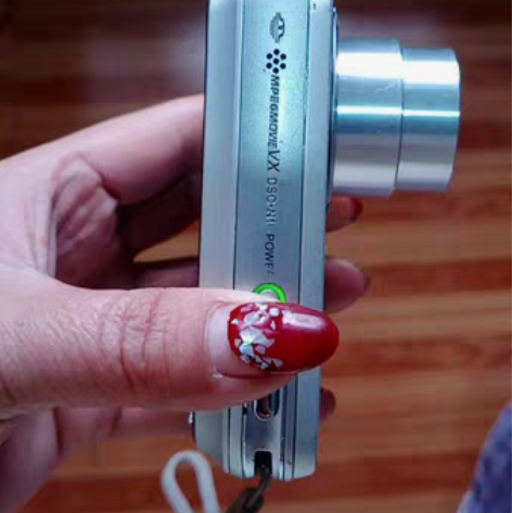 索尼SonyN1相机 800w像素 4倍光...