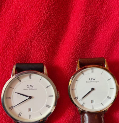 DW手表.  买的时候加起来2千多。基本没...